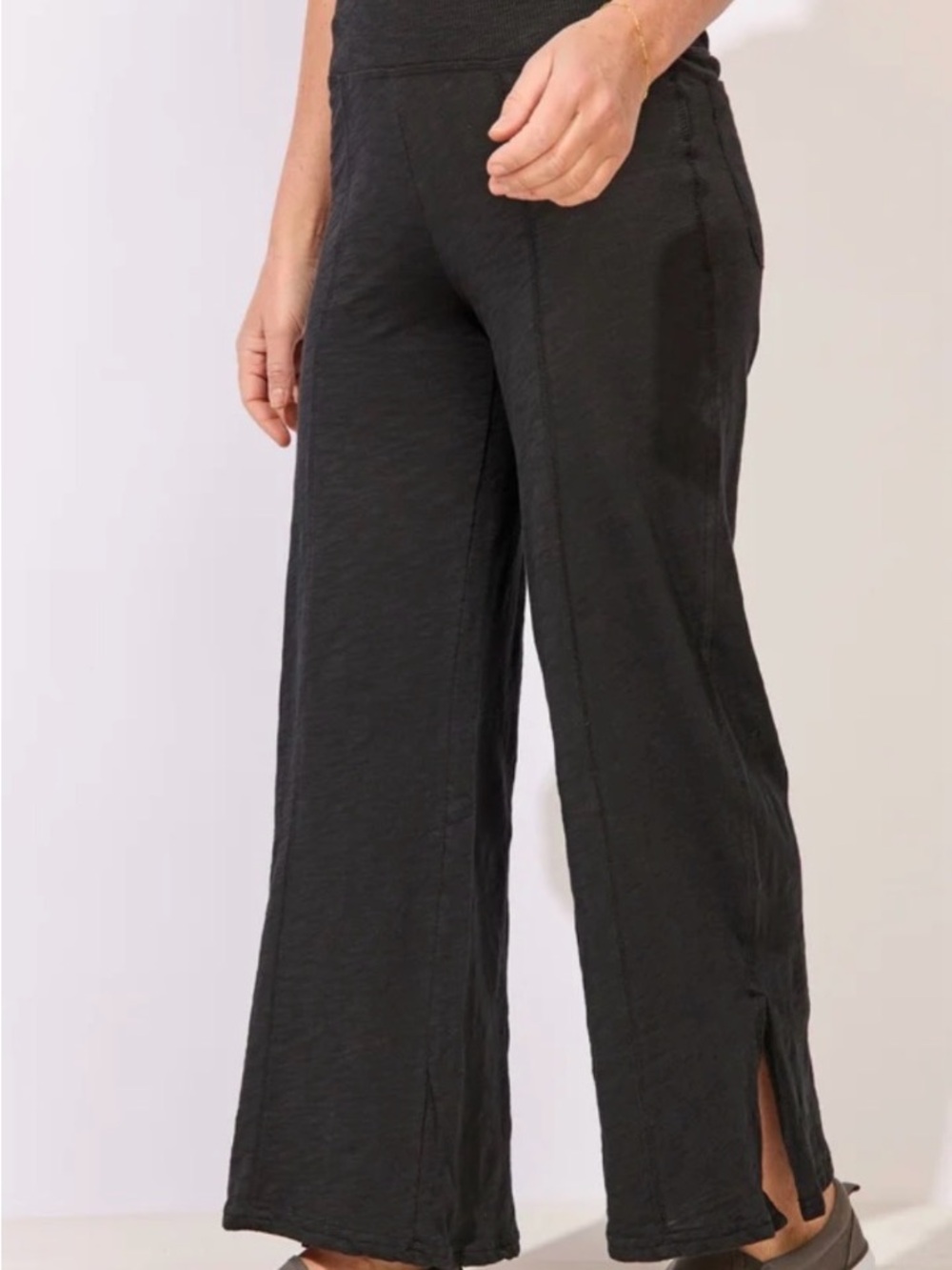 Escape by Habitat Black Wide Leg Cotton Pocket Pants 🖤

Retail $75